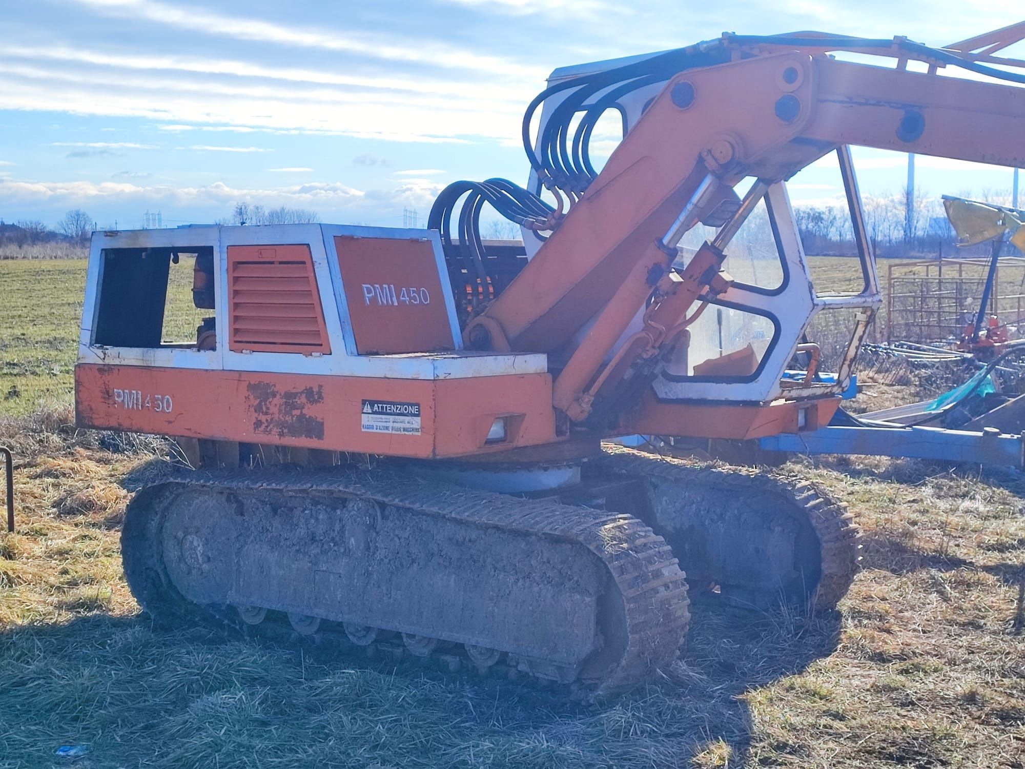 Vând excavator și bobcat mini încărcător
