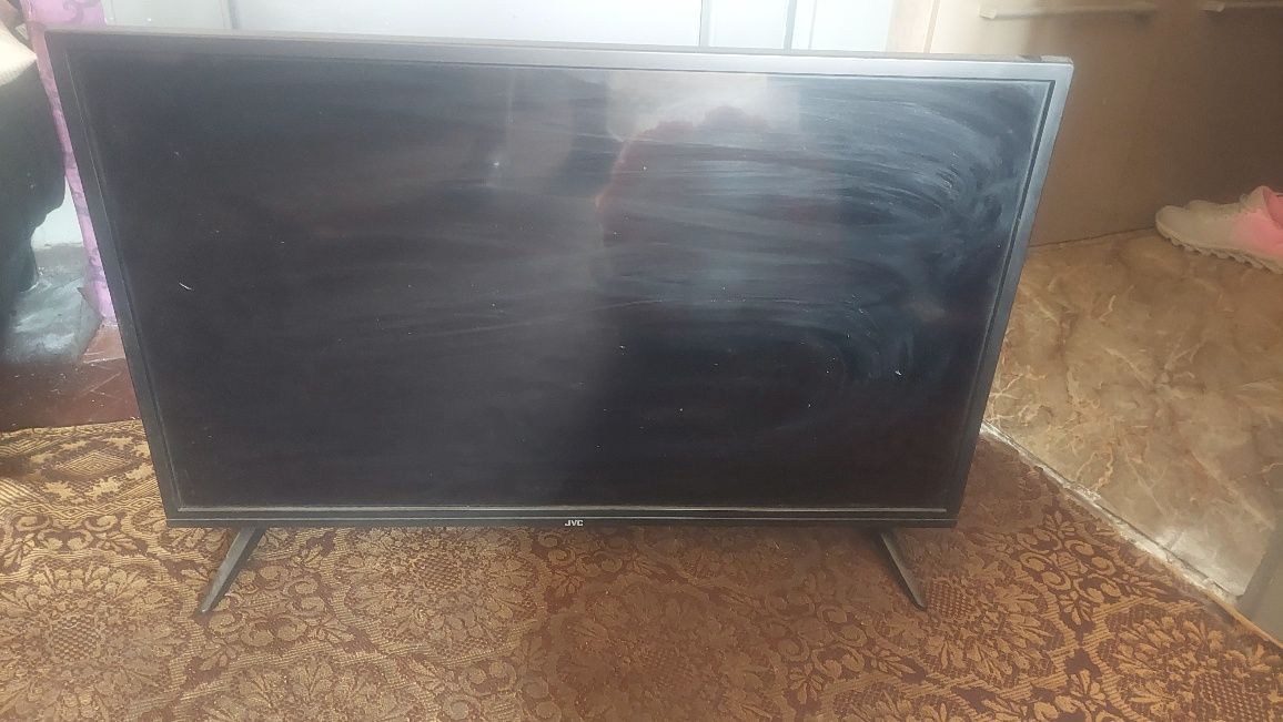 Телевизор JVC  32 инча Продажба