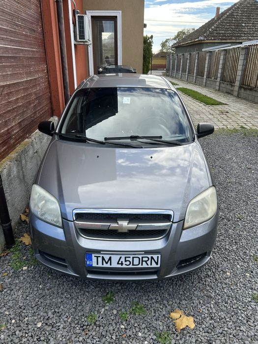 Vând Chevrolet Aveo