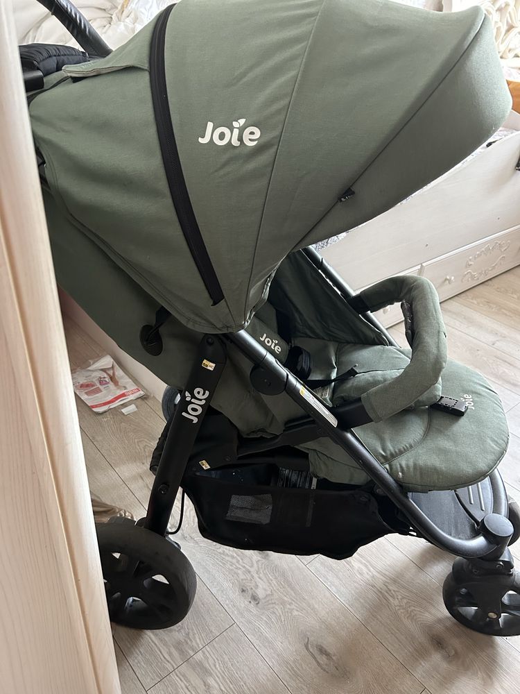 Продается joie коляска. Состояние хорошее. Имеется дождевик.