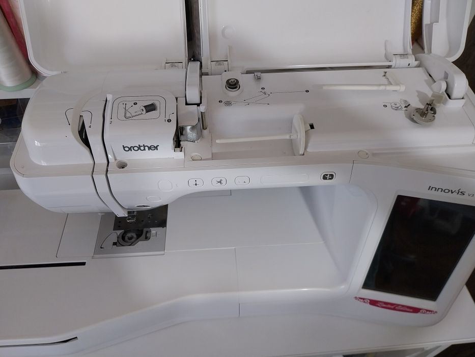 Masina de brodat Brother Innov-is V3 Limited Edition