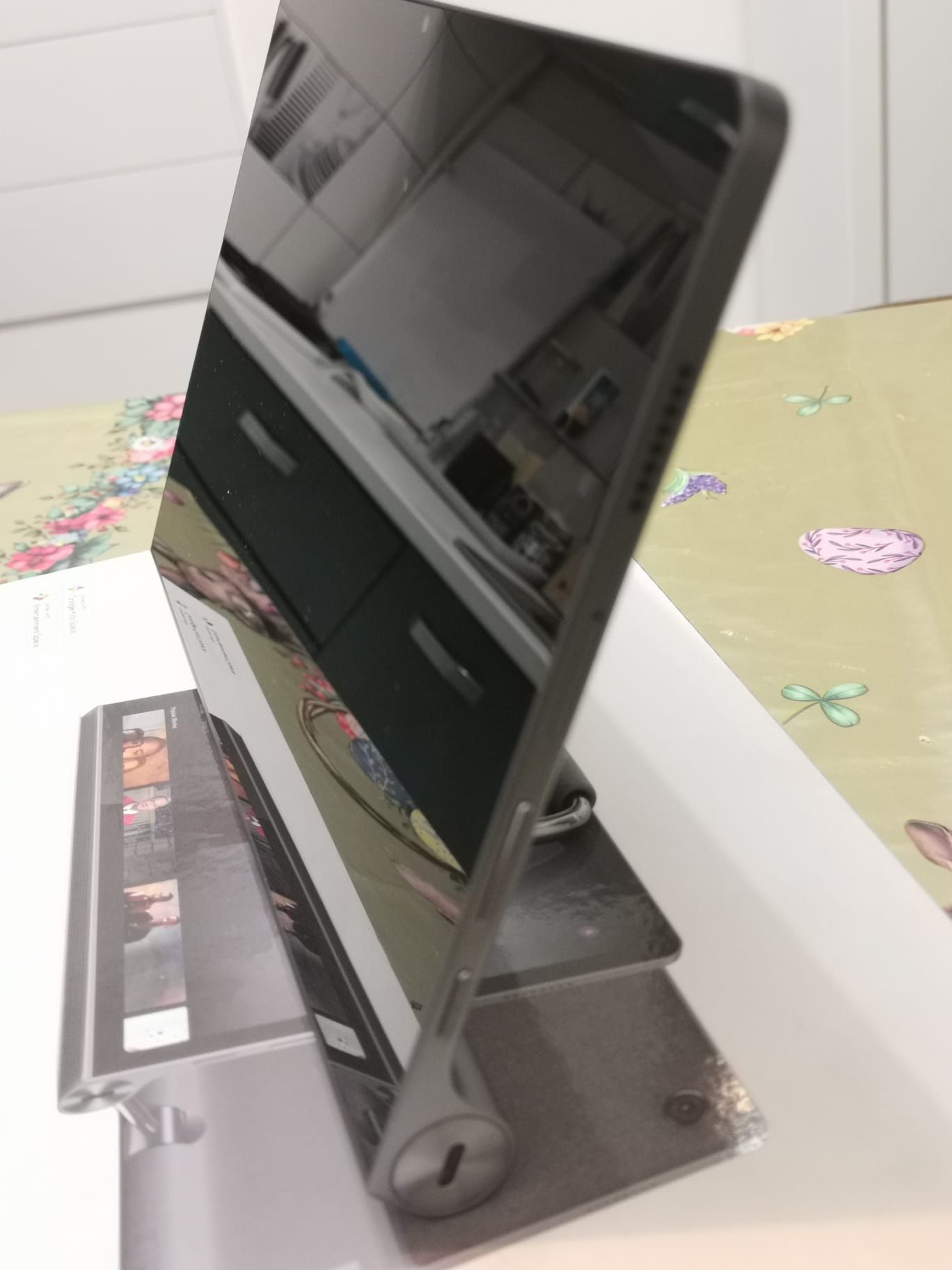 Vând Tableta Lenovo Yoga Tab 11