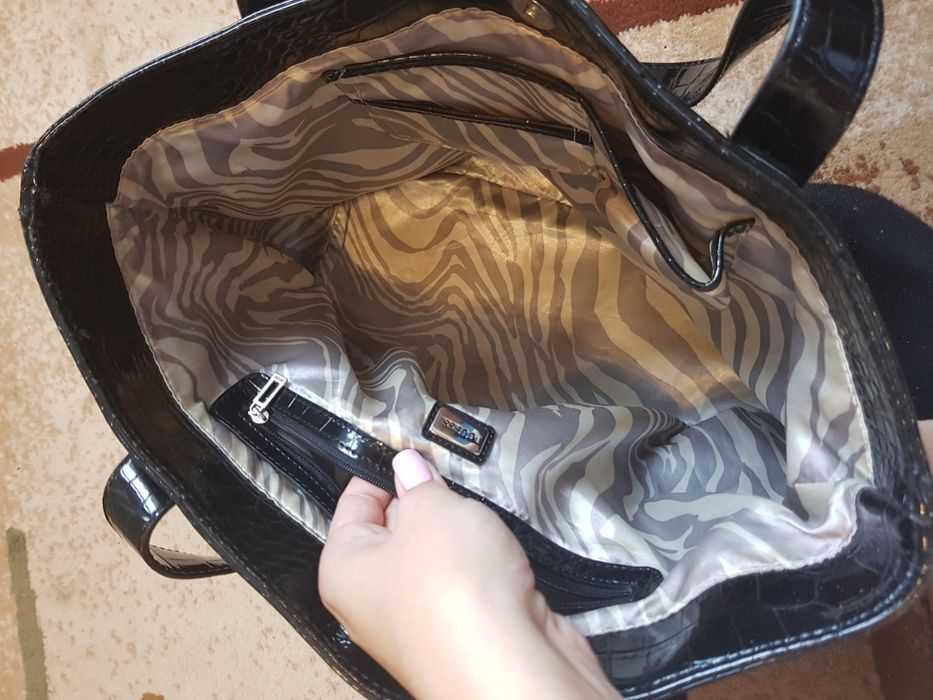 Чанта "Guess"...