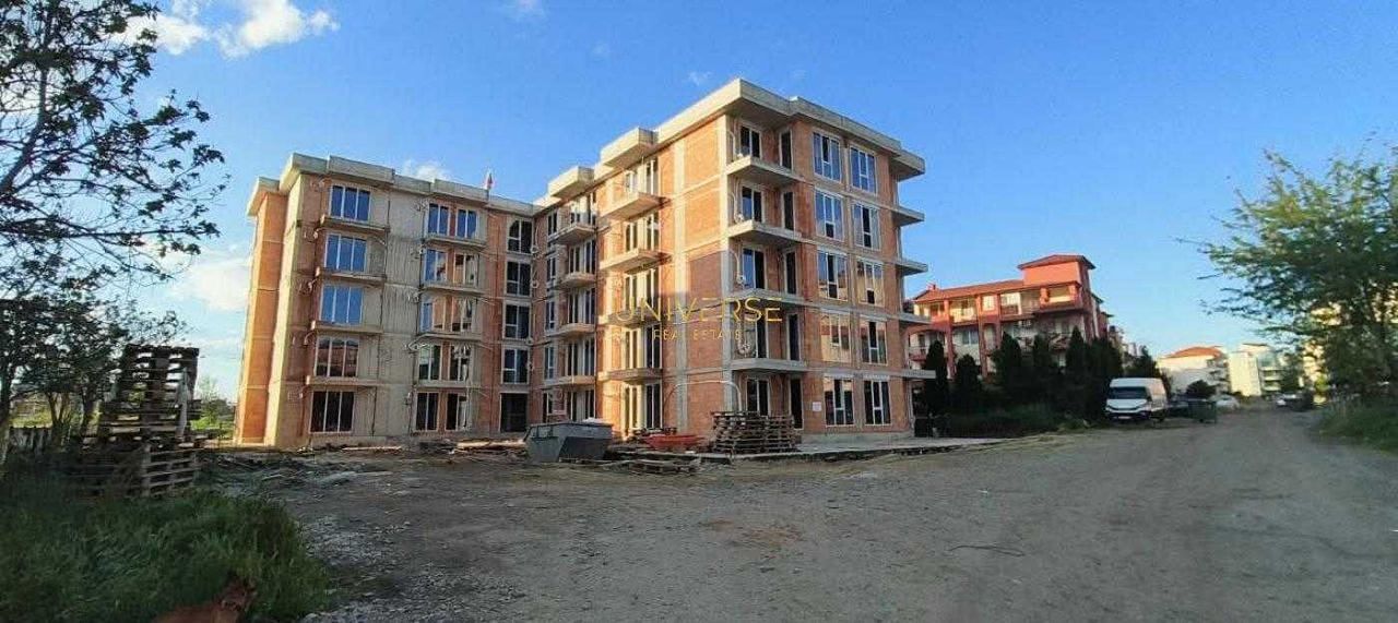 Продава се Едностаен апартамент в Несебър - 44 кв.м за 1432 €/кв.м - Снимка #1