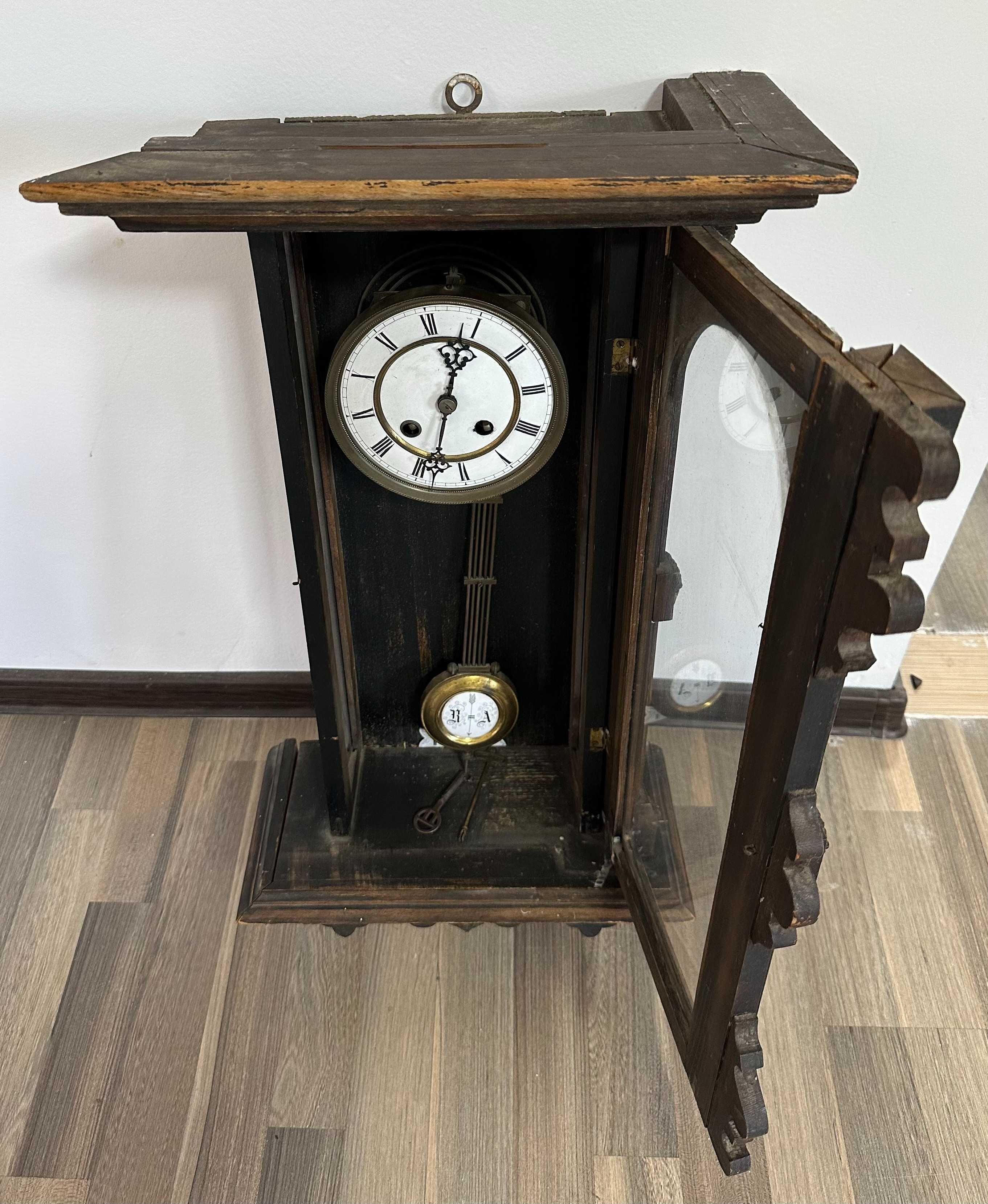 Pendula Vintage din lemn; Ceas de perete; Piesa de decor