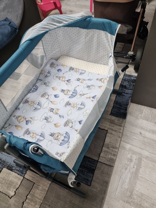 Vand patut copil și cuib cu pernuța și paturică