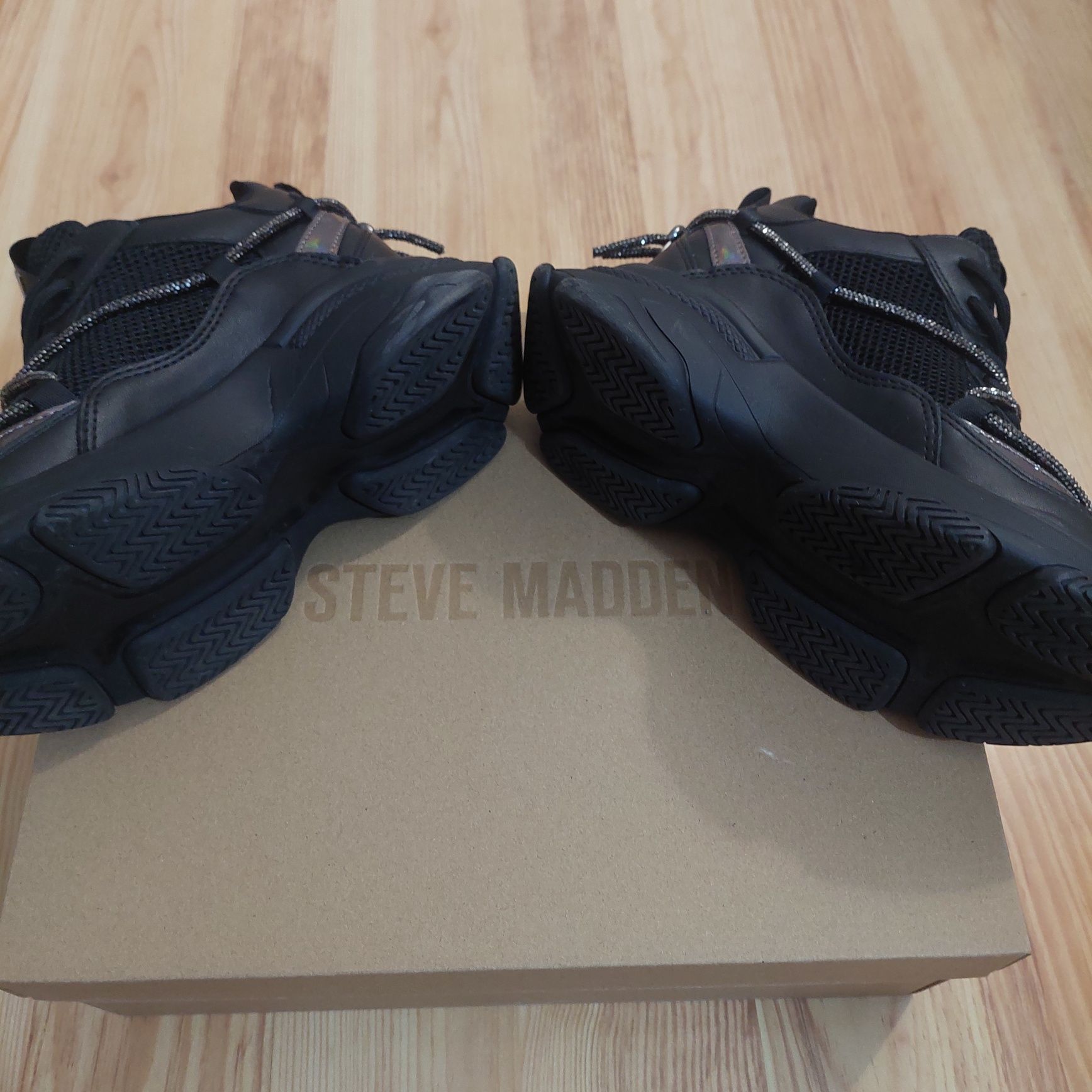 Сникърси Steve Madden
