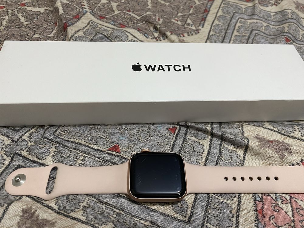 Apple watch SE 44 gold 2 gen