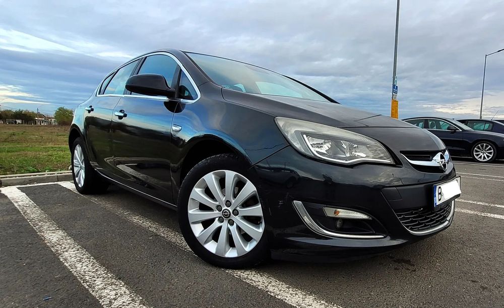 Opel Astra OPEL ASTRA 1.4 TURBO ECOTEC, 140 cp, Hatchback, 2013, 146000 Km reali