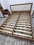 Продам двухспальнюю кровать с тумбами