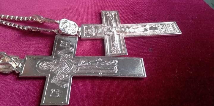 Cruce pectorala argintie