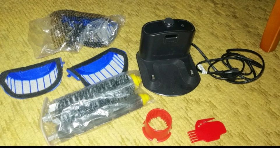 Почистващ робот Roomba 676