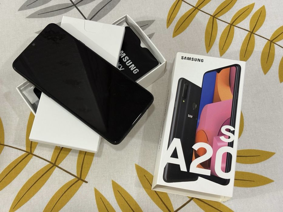 Самсунг А20S в хорошем состояний