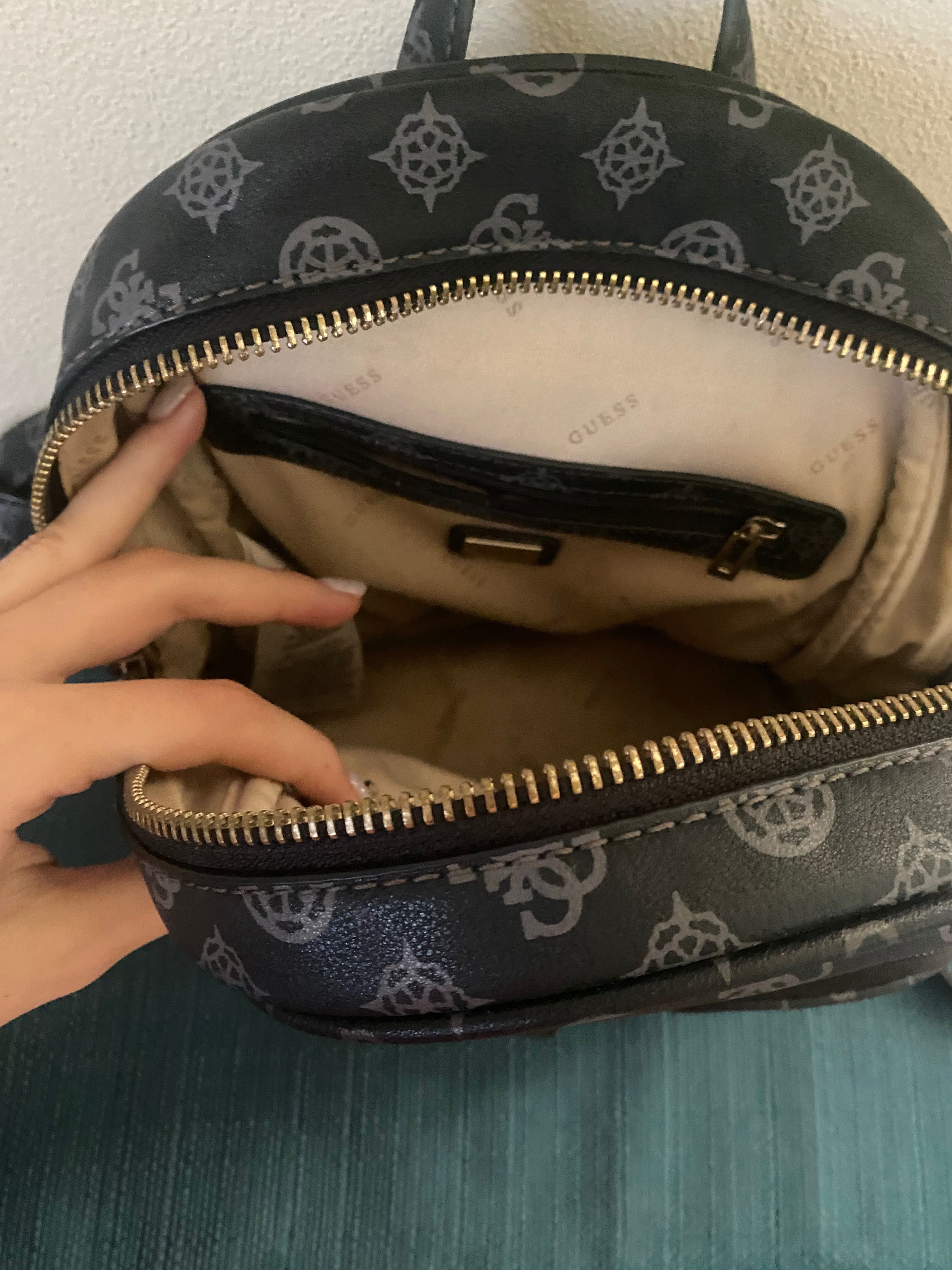Оригинална раница Guess