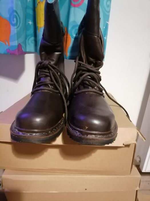 Vând bocanci militari NATO