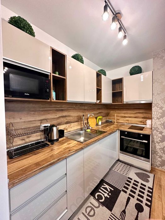 Дава се под наем Двустаен апартамент в София, Център - 79 кв.м за 850 € - Снимка #1