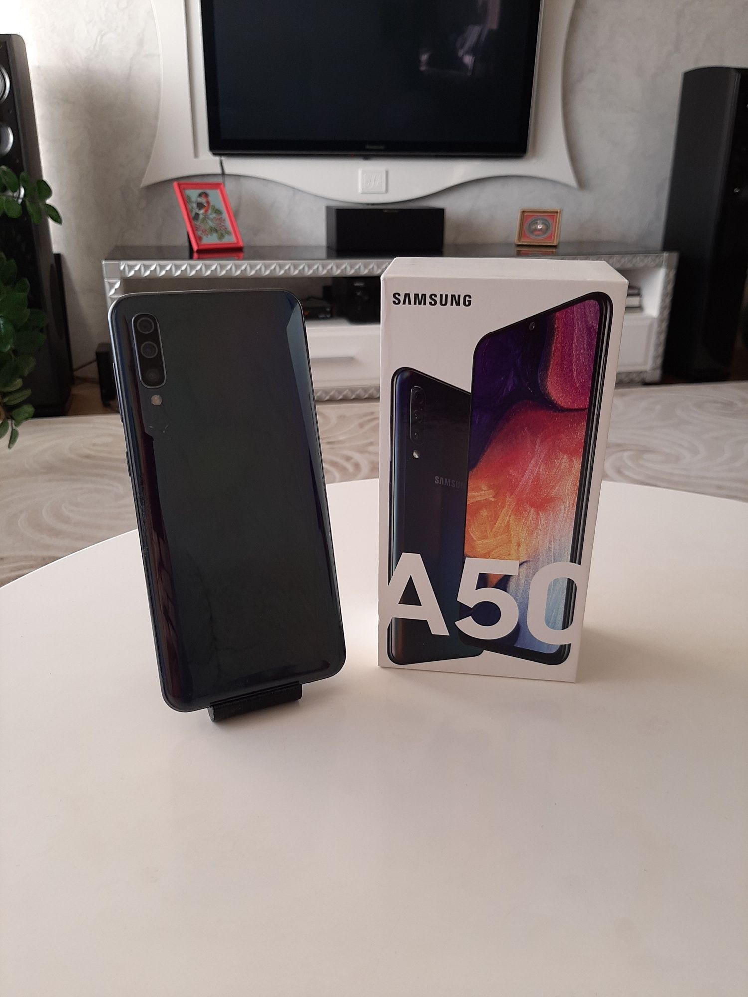 Смартфон Samsung A50