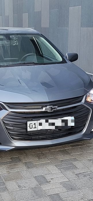 Решетка Оникс новая с креплением для номера