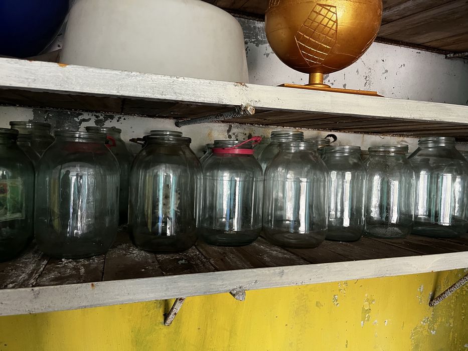 Продам банки 2-3 л