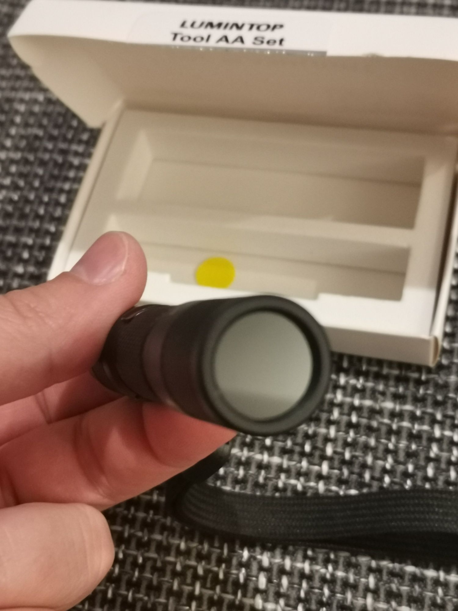 Lumintop Tool AA UV - lanterna UV 365 nm, pachet complet