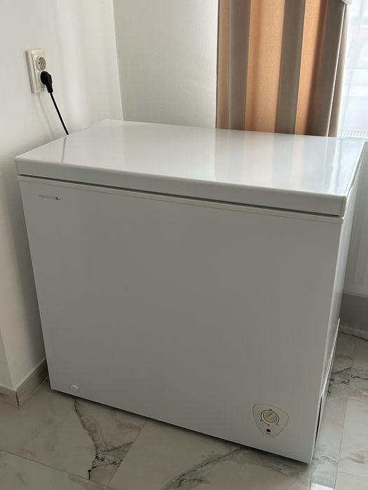 Lada frigorifica heinner