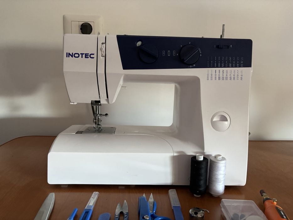 Masina de cusut Inotec + accesorii