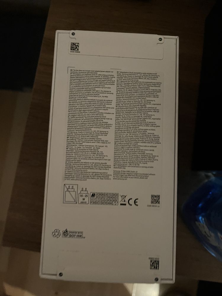 Продавам комплект телефон samsung A55 и безжични слушалки BOSE