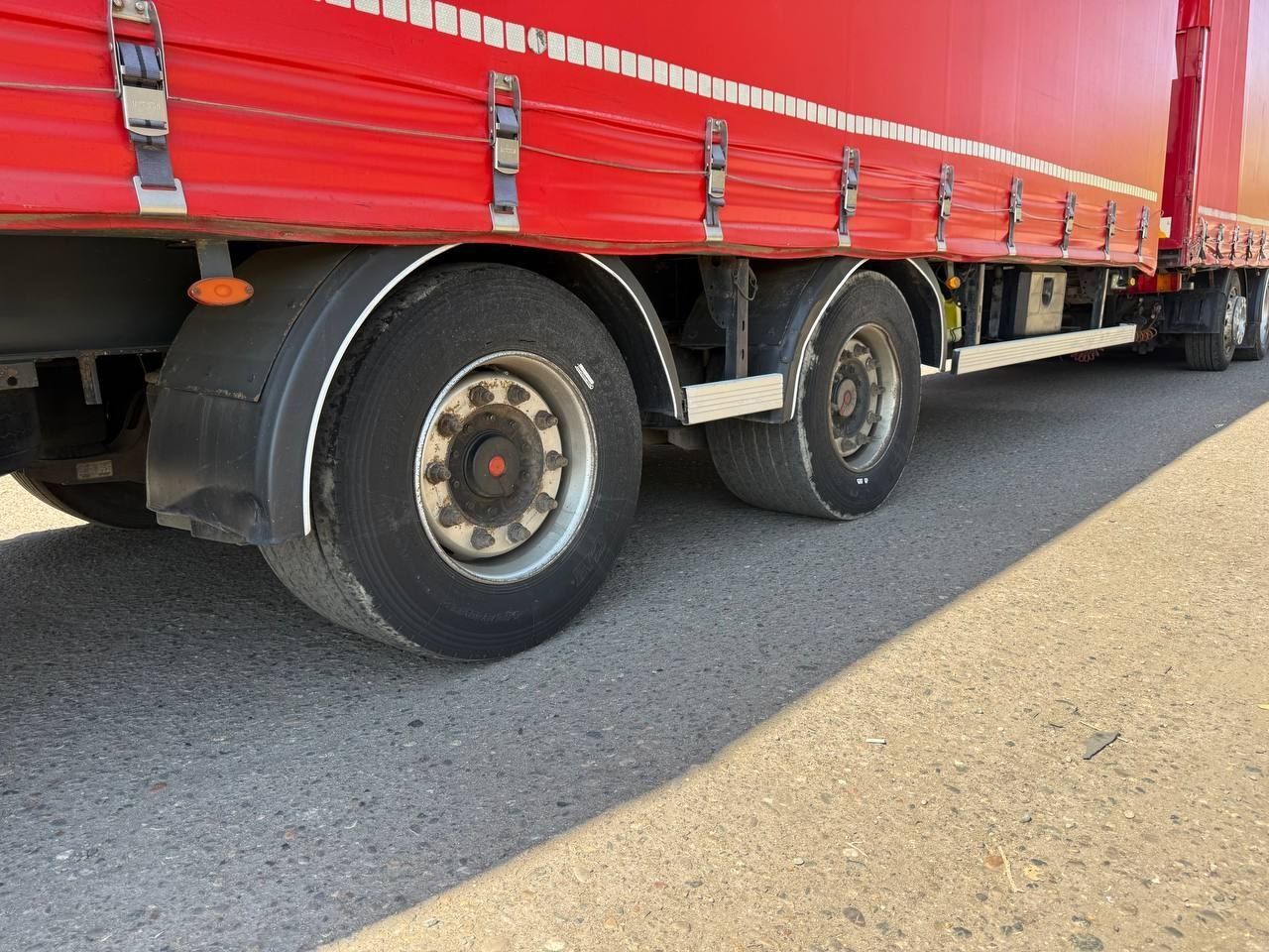 DAF XF EURO 5 паравоз + FRUEHAUF прицеп сотилади