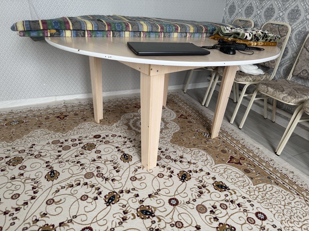 Стол для гостиный
