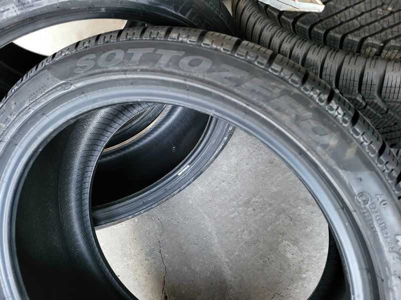235/40/19 PIRELLI 4бр