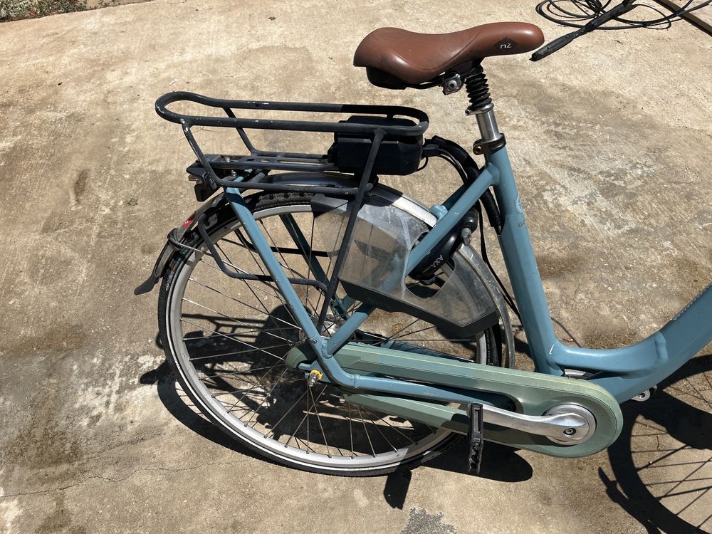Bicicleta electrica si una normala