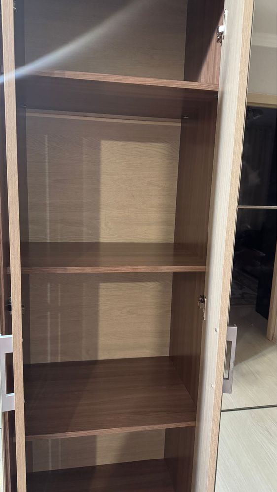 Продается шкаф в детскую комнату