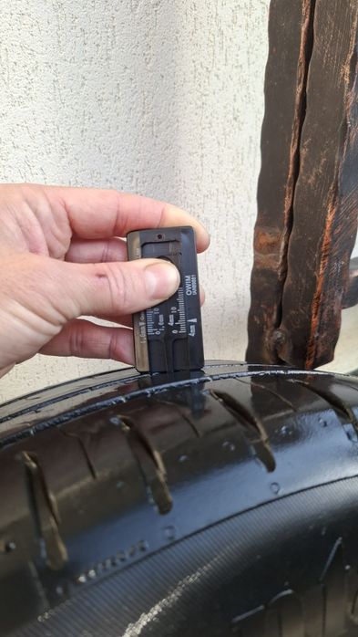 Vand anvelope vara 185 65 r15 Continental