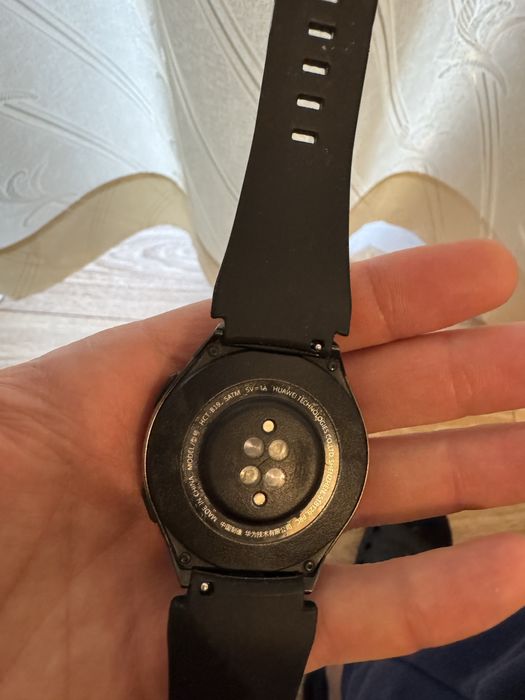 Huawei watch GT 2e + слушалки Леново подарък