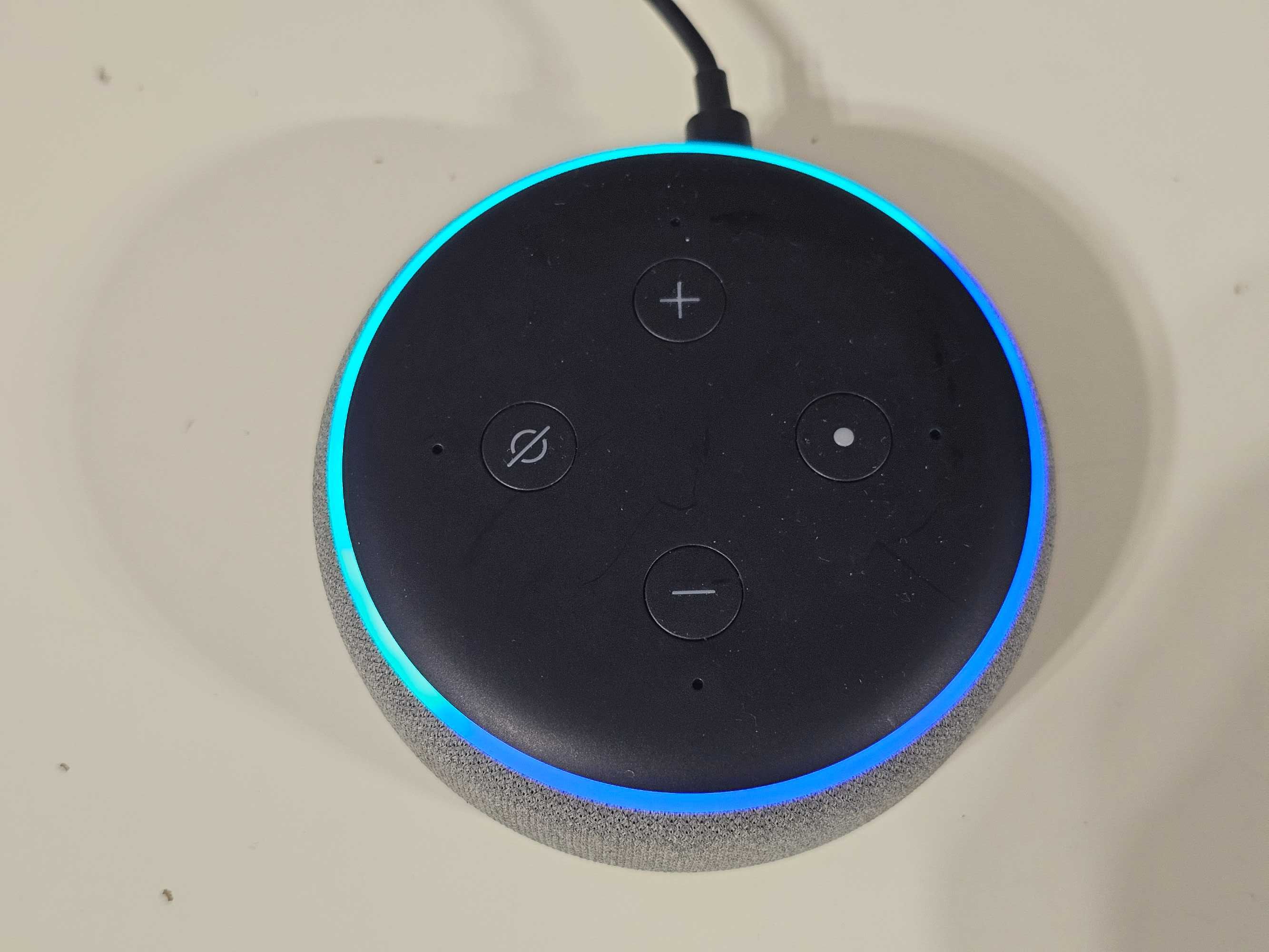 Boxa inteligenta Amazon Echo Dot (3rd Gen)