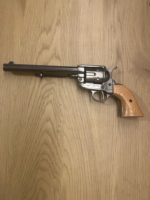 Реплика на Револвер