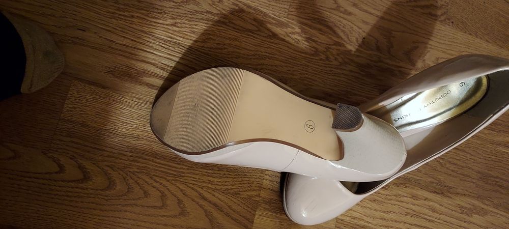 Pantof de dama folositi o singura data