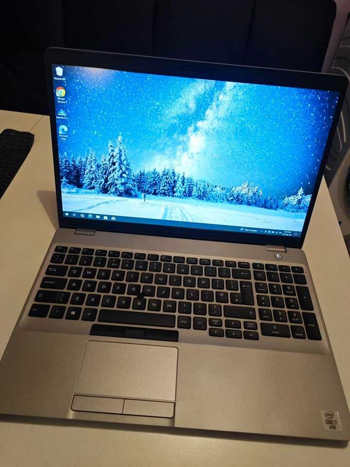 Лаптоп Dell Latitude 5510 (с 1 малък дефект)