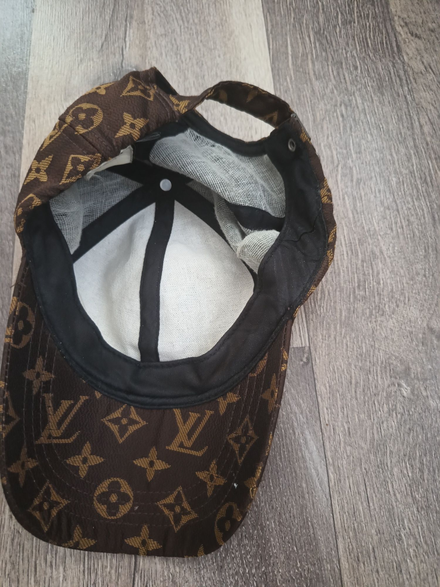 Șapcă Louis Vuitton