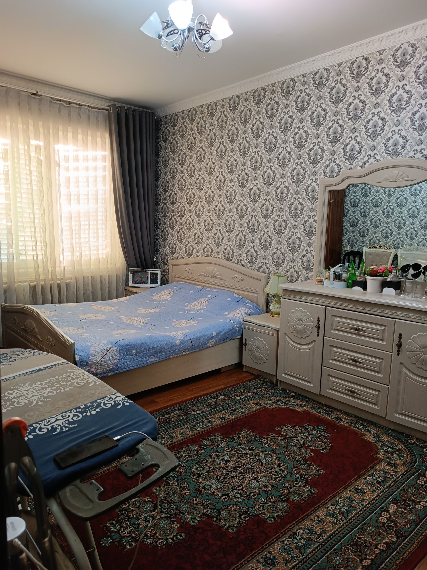 Srochna 3 xona kvartira sotiladi