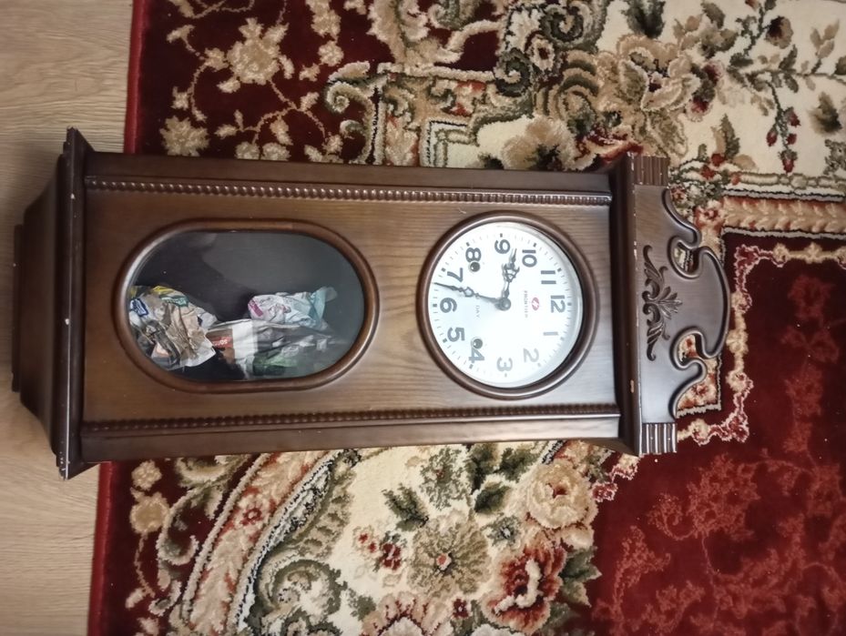 Ceas cu pendul de perete