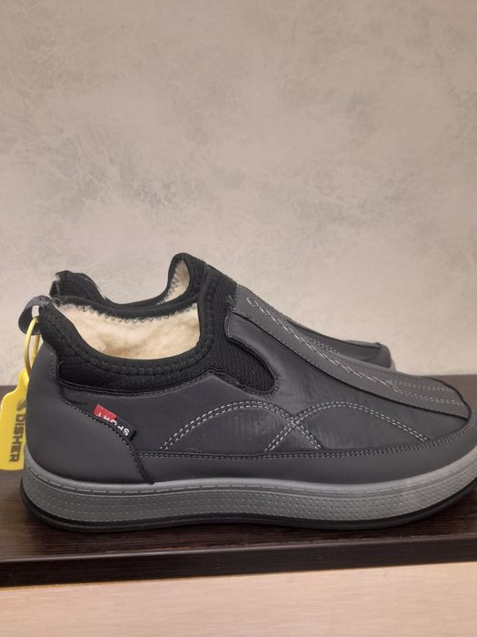 Продаются мужские слипоны зимние