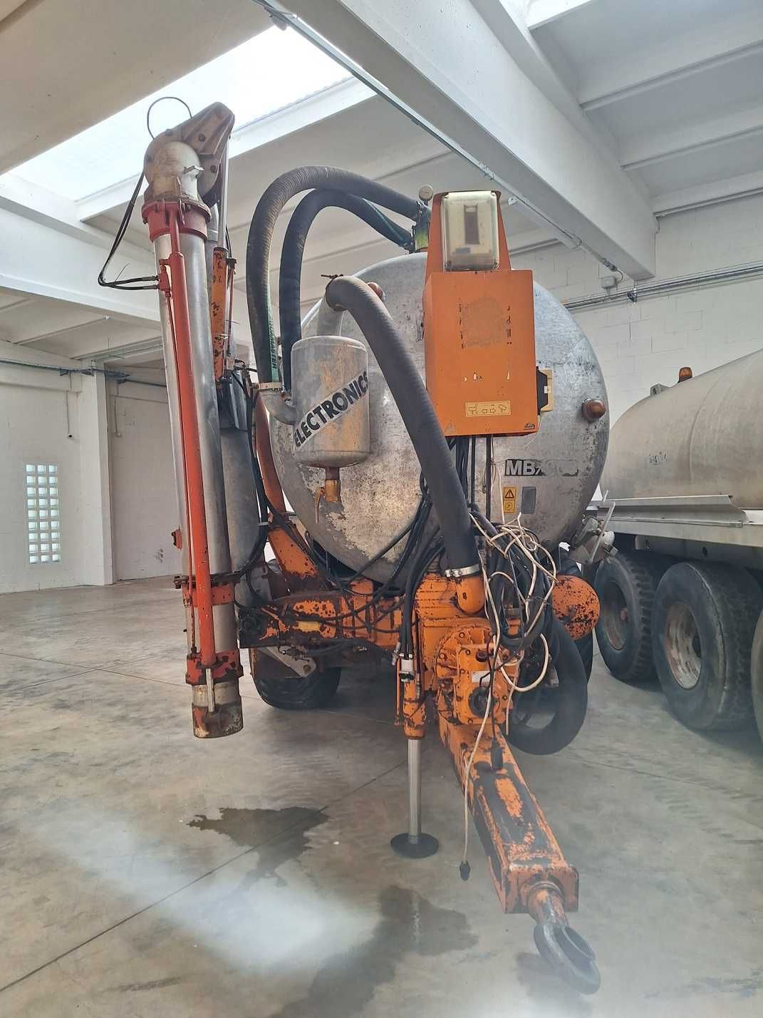 Vand vidanje galvanizate si cisterne INOX 8000 - 20000 litri agricole