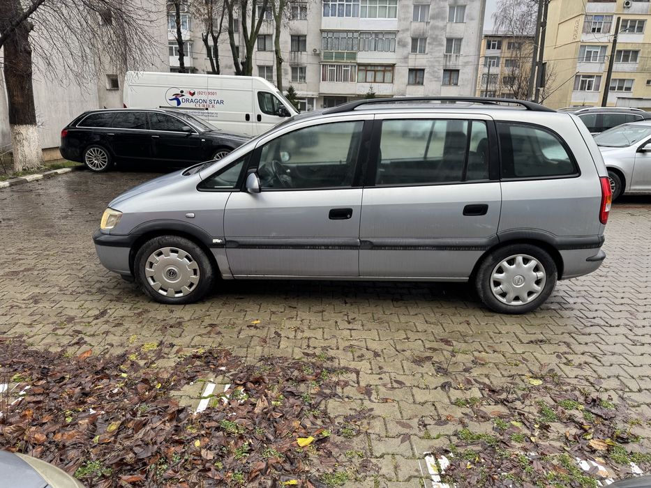 Vand Opel Zafira, 1.6 , 16V, benzina, EURO 4, 7 locuri, culoare gri