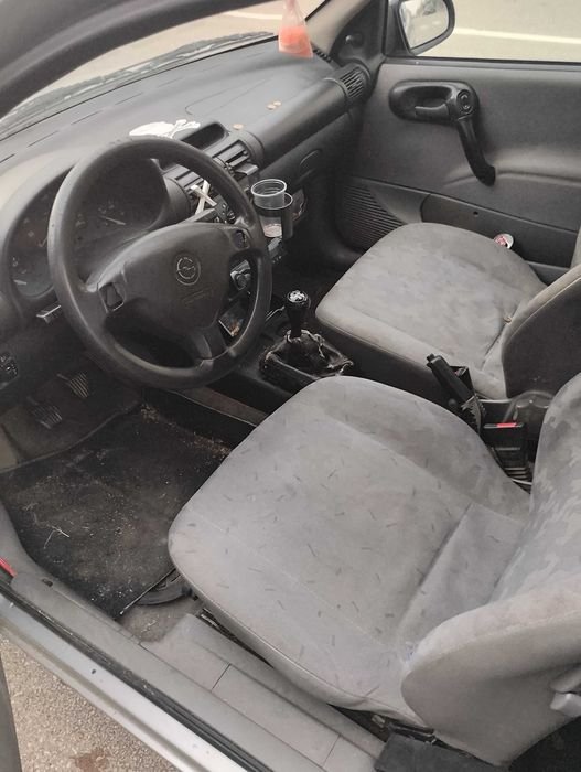 Opel corsa 1.4 benzin