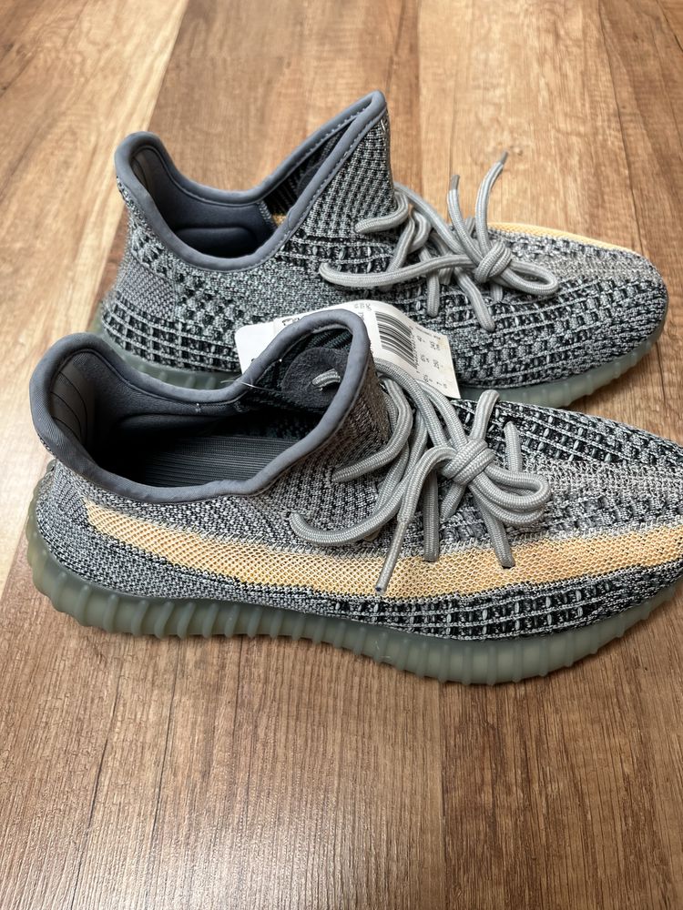 Yeezy Boost 350v2 40/41
