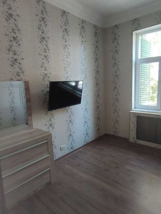 СРОЧНО ! аллея Гагарина 2/3/4 Высокопотолочка