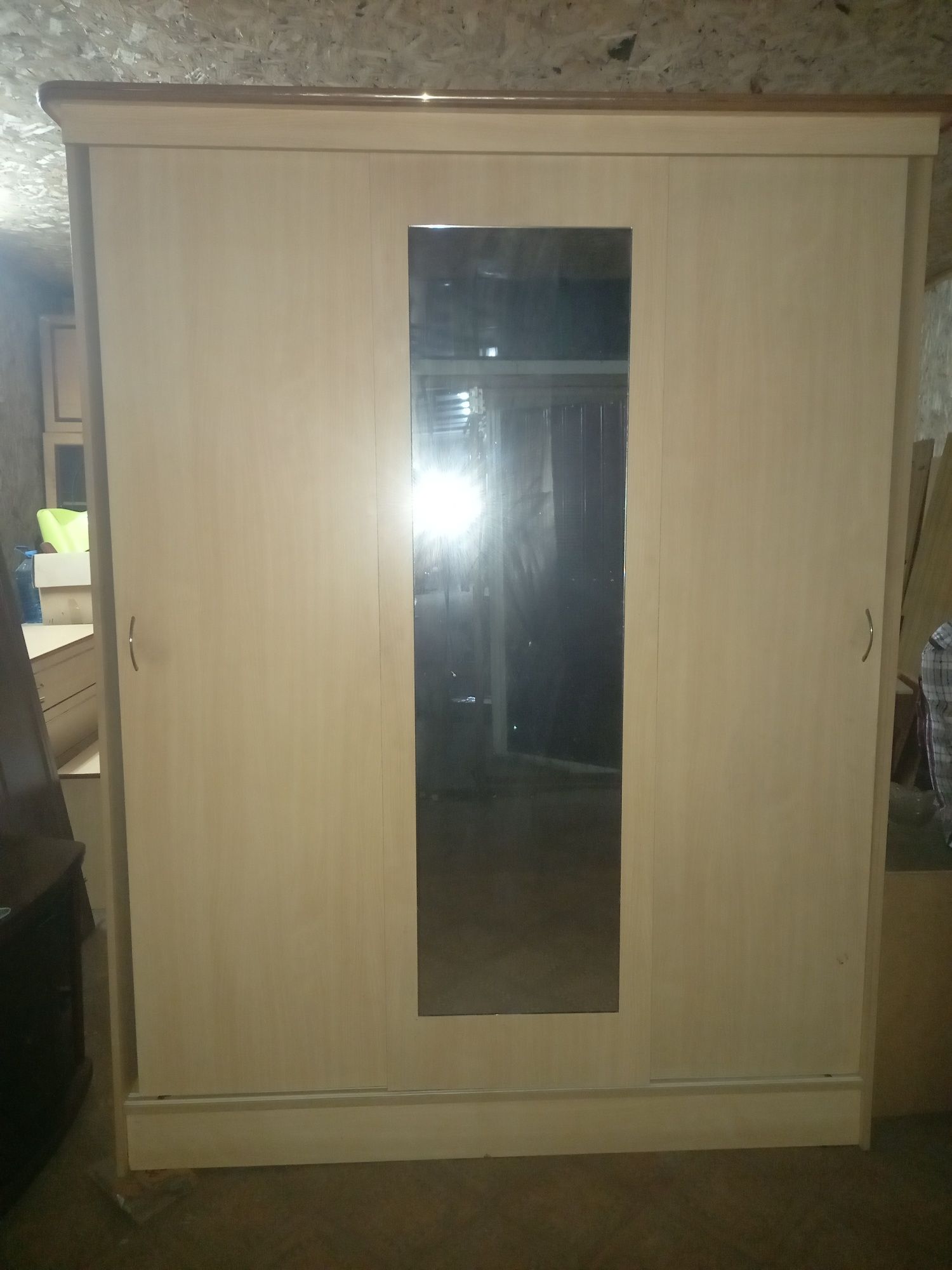 Срочно продам спальню