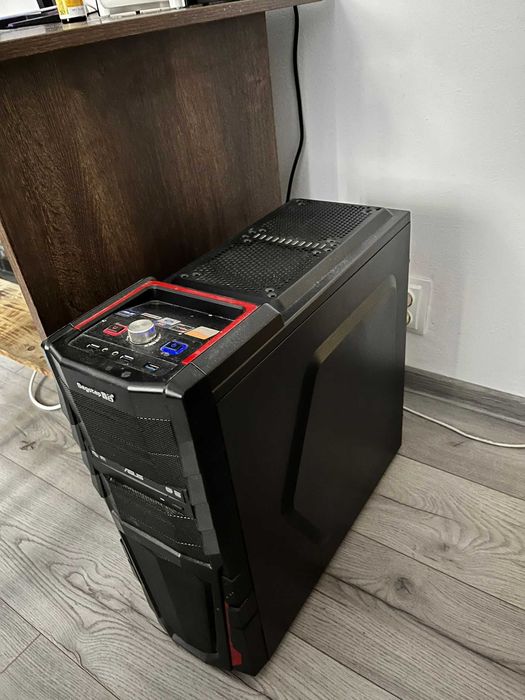 Vand pc gaming + monitor + mouse + tastatura + set de boxe 2.1