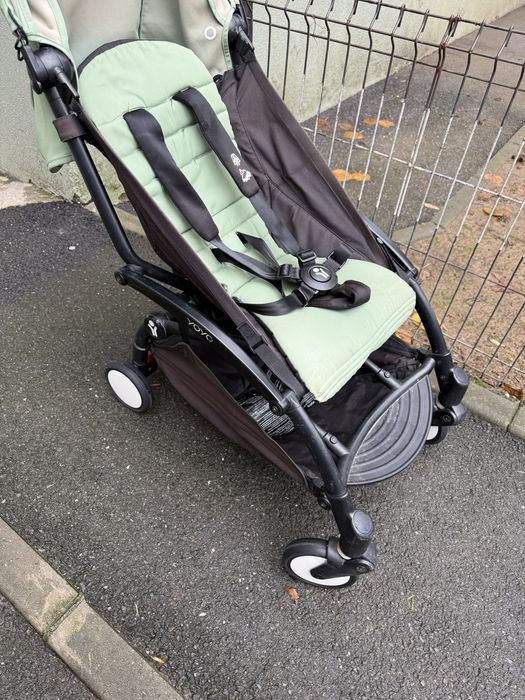 Cărucior babyzen yoyo